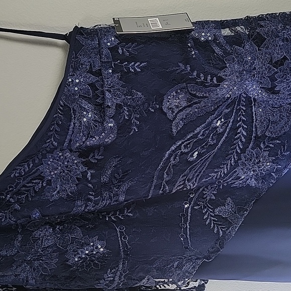 NWT Tahari by Arthur S Levine ONE SHOULDER LACE Evening NAVY GOWN - Size 12 - Picture 6 of 8